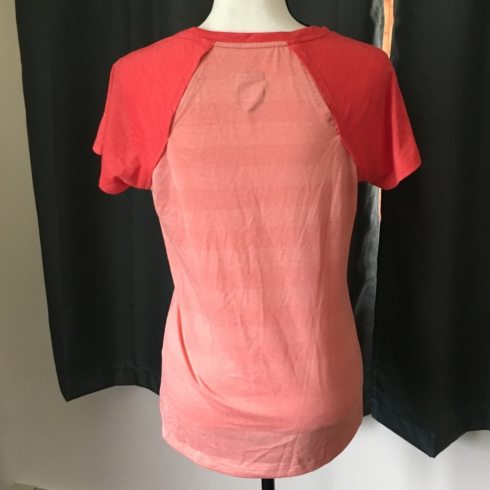 North Face Workout Tee - Picture 3 of 5